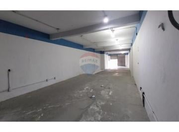Comercial · 122m² · Loja para locação, 122,4 m², com terraço na Rua André Pinto, Ramos - RJ - R$ 3.900,00