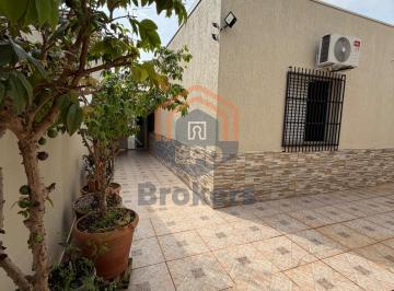 Casa · 323m² · 4 Quartos · 2 Vagas · Casa em Anhangabaú - Jundiaí