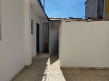 Casa · 55m² · 2 Quartos · casa em "vilinha" na região da vila Galvão R$ 1.600,00
