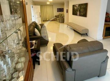 Casa · 295m² · 5 Quartos · 3 Vagas · Casa Exclusiva de 295 m² com Piscina e 3 Suítes ao Lado do Parque Ibirapuera.