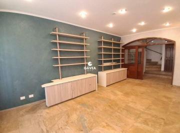 Casa · 200m² · 3 Vagas · Sobrado para aluguel no Gonzaga em Santos.