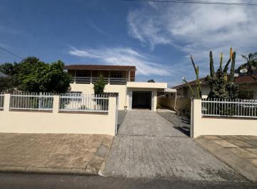 Casa · 380m² · 5 Quartos · 2 Vagas · Sobrado residencial à venda no Bairro Rau, em Jaraguá do Sul