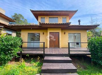 Casa · 130m² · 2 Quartos · Casa Balinê a 1 km da Praia do Novo Campeche
