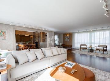 Apartamento · 241m² · 4 Quartos · 3 Vagas · Apartamento totalmente reformado, 4 suites no bairro Moinhos de Vento