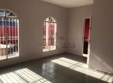 Comercial · 130m² · 3 Quartos · 2 Vagas · Casa Residencial ou Comercial - Jardim Paulista - 3 Dormitórios - 130m².