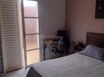 Casa · 223m² · 3 Quartos · 2 Vagas · Casa Térrea - Bairro Jardim Schimidt.
