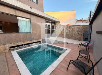 Casa · 250m² · 3 Quartos · 3 Vagas · Casa Padrão de 250m², 3 Dormitórios, sendo 1 Suíte, Piscina, e 3 Vagas na Vila Carrão