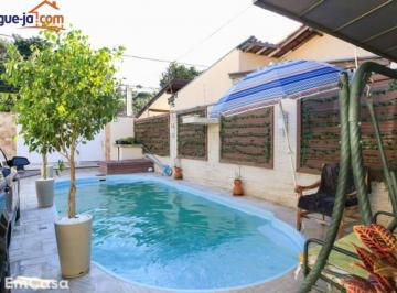 44e79dedf4fdc51fc0a68aa46815aecc8fb7f888 · Casa com piscina no Jardim mutorama em São José dod Campos