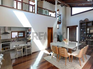 Casa · 167m² · 3 Quartos · 2 Vagas · Casa à venda com 3 quartos sendo 1 suíte na Vila Oliveira em Mogi das Cruzes