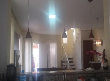Casa · 250m² · 4 Quartos · 2 Vagas · Excelente casa no condomínio Villa Verde