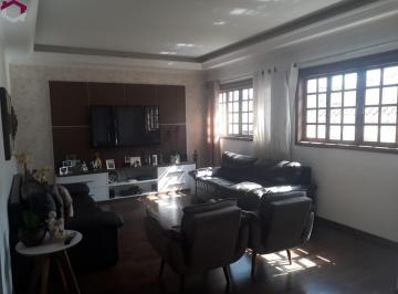 Living · Charmosa casa térrea, ensolarada próxima ao Metrô