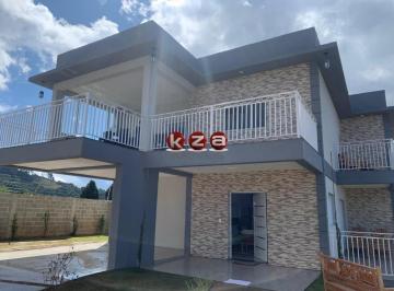 Foto 01 · Imperdível: Casa à venda em Campos do Jordão-SP, 4 quartos, 3 suítes, 3 salas, 5 banheiros, 4 vagas