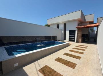 Casa de 2 quartos, Itanhaém · Casa à 500m do mar com piscina e área gourmet em Itanhaém.