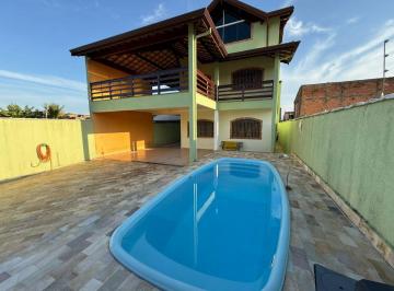 Casa de 4 quartos, Peruíbe · Casa na praia com piscina e 4 quartos em Peruíbe.