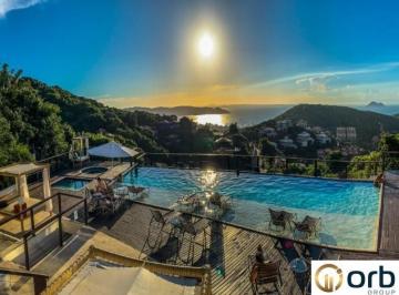 Foto 01 · Leilão de hotel comercial de luxo em João Fernandes, Armação dos Búzios-RJ: 10 quartos, 11 banheiros