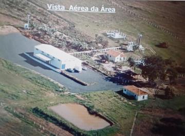 Comercial , Matão · Sítio e Indústria de água mineral de frente para rodovia e distante 25 km de S. José do Rio Preto