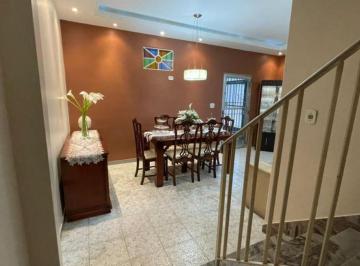 Casa de 3 quartos, São Paulo · Casa de 160 m² com 3 quartos à venda na Vila Butantã