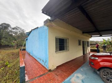 Rural de 2 quartos, Peruíbe · Chácara com 2 quartos e lago em Peruíbe.