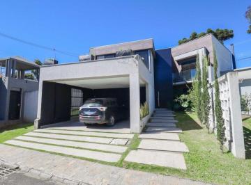 Casa de 3 quartos, Curitiba · 03 SUITES AO LADO DO PARQUE TANGUÁ