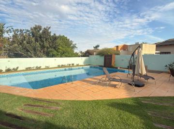Foto · Casa de Luxo em Condomínio à Venda em Aparecida de Goiânia - No Jardins Viena 5 Quartos, 3 Suítes,