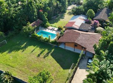 Rural de 7 quartos, Peruíbe · Chácara com piscina e 7 quartos em Peruíbe.