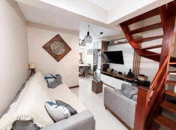 Foto 01 · Casa à venda em Porto Alegre no Bairro Guarujá com 3 quartos, 2 suítes e 134,55m² de área.
