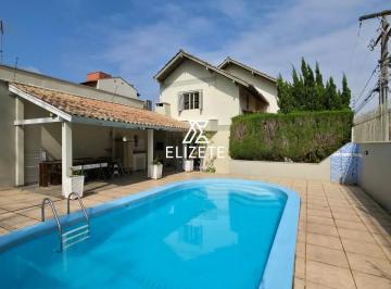 Casa · 221m² · 3 Quartos · 3 Vagas · Casa com piscina e churrasqueira no bairro Guarani Novo Hamburgo