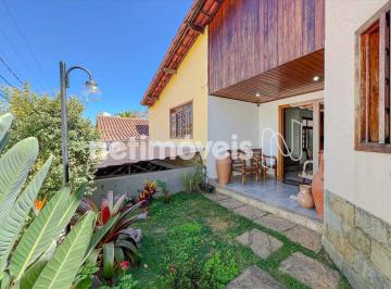 Entrada principal · Casa de 5 quartos à venda no Itapoã!