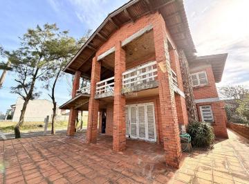 Casa · 350m² · 5 Quartos · 3 Vagas · Sobrado com 2 terrenos á Beira Mar de Atlântida Sul