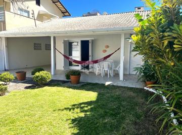 Casa · 95m² · 3 Quartos · 2 Vagas · Casa a VENDA em Bombas | 250 metros da praia, Bombinhas SC