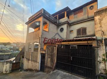224870be25df8c306c5f539714bf42d2100b9a6d · Excelente casa no Mutuá com 3 quartos sendo 1 suíte, sala, cozinha com despensa, 4 banheiros, vara