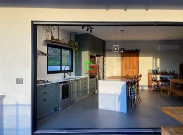 Casa · 253m² · 3 Quartos · 2 Vagas · Casa de Condomínio para venda em Santa Cândida de 253.00m² com 3 Quartos, 3 Suites e 2 Garagens