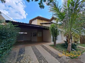 Casa · 214m² · 3 Quartos · 2 Vagas · Casa para alugar em Village Damha 1 de 214.00m² com 3 Quartos, 1 Suite e 2 Garagens