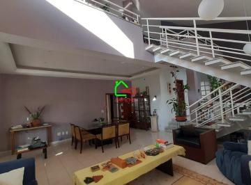 Casa · 721m² · 4 Quartos · 5 Vagas · Casa de Condomínio para venda em Bosque de 721.00m² com 4 Quartos, 4 Suites e 5 Garagens
