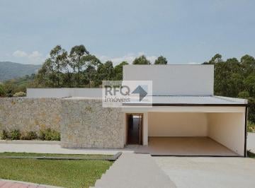 Casa · 338m² · 3 Quartos · 6 Vagas · Casa de luxo em condomínio em Mairiporã-SP, 3 quartos, 3 suítes, 2 salas, 4 banheiros, 6 vagas, 338,