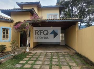 Casa · 323m² · 3 Quartos · 4 Vagas · Linda casa em Atibaia com um salão bem agradável e um jardim com muitas árvores frutíferas!!