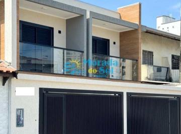 Casa · 120m² · 3 Quartos · 2 Vagas · Sobrado com 3 dorms, Guilhermina, Praia Grande - R$ 890 mil, Cod: 8961