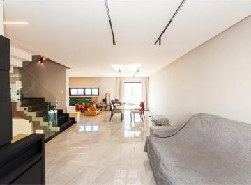 Casa de 2 quartos, Curitiba · Bela Residência em Condomínio fechado no Pinheirinho/ 2 Suítes | Quintal | 3 Vagas | área de lazer.