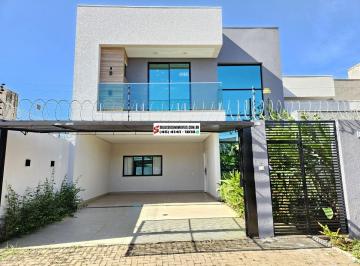 Casa de 4 quartos, Foz do Iguaçu · LINDO SOBRADO À VENDA COM 03 SUÍTES e 240m2 NO JD. PANORAMA