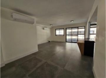 Foto 01 · Apartamento à venda no Maracanã, Rio de Janeiro - 2 quartos, varanda gourmet, porcelanato e acabamen