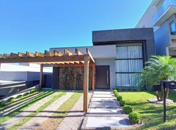 Casa de 3 quartos, Atibaia · Casa térrea mobiliada com piscina á venda no Condomínio Terras de Atibaia , pronta para morar