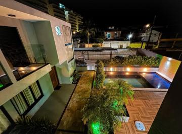 Casa de 3 quartos, Caraguatatuba · Sobrado à venda com 3 quartos no Cidade Jardim em Caraguatatuba SP