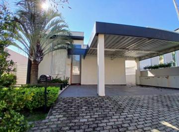 Casa de 3 quartos, Atibaia · Casa térrea com 03 suítes , piscina á venda no Condomínio Terras de Atibaia , semi mobiliada