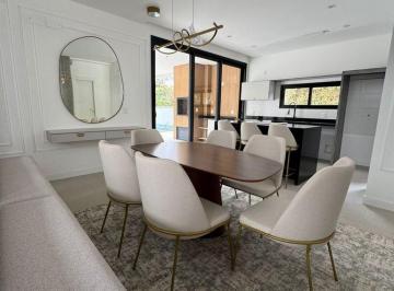 g0pwegu2ythkyzu5zdviyzg1_md · Casa em condomínio com três suítes e poucos metros do mar Cacupé - Florianópolis