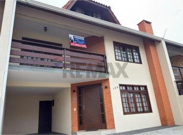 Casa · 76m² · 3 Vagas · Sobrado com 3 Quartos e Amplo Ático no Centro de Pinhais
