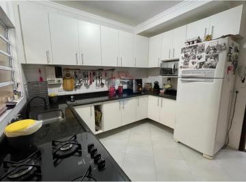 Casa · 136m² · 3 Quartos · 4 Vagas · AMPLO SOBRADO COM 03 SUÍTES E 04 VAGAS NO JARDIM SANTA CLARA