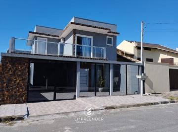 Casa · 220m² · 3 Quartos · Sobrado de alto padrão faixa mar Balneário Perequê