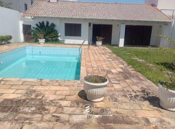 Casa · 145m² · 5 Quartos · 3 Vagas · Casa a Venda no Centro de Paranagua