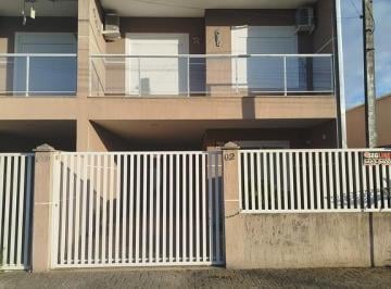 Casa · 120m² · 4 Quartos · 2 Vagas · Sobrado com piscina em Shangri-lá Pontal do Paraná