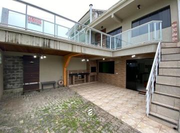 Casa · 94m² · 3 Quartos · 2 Vagas · Sobrado com Vista para a Praia.